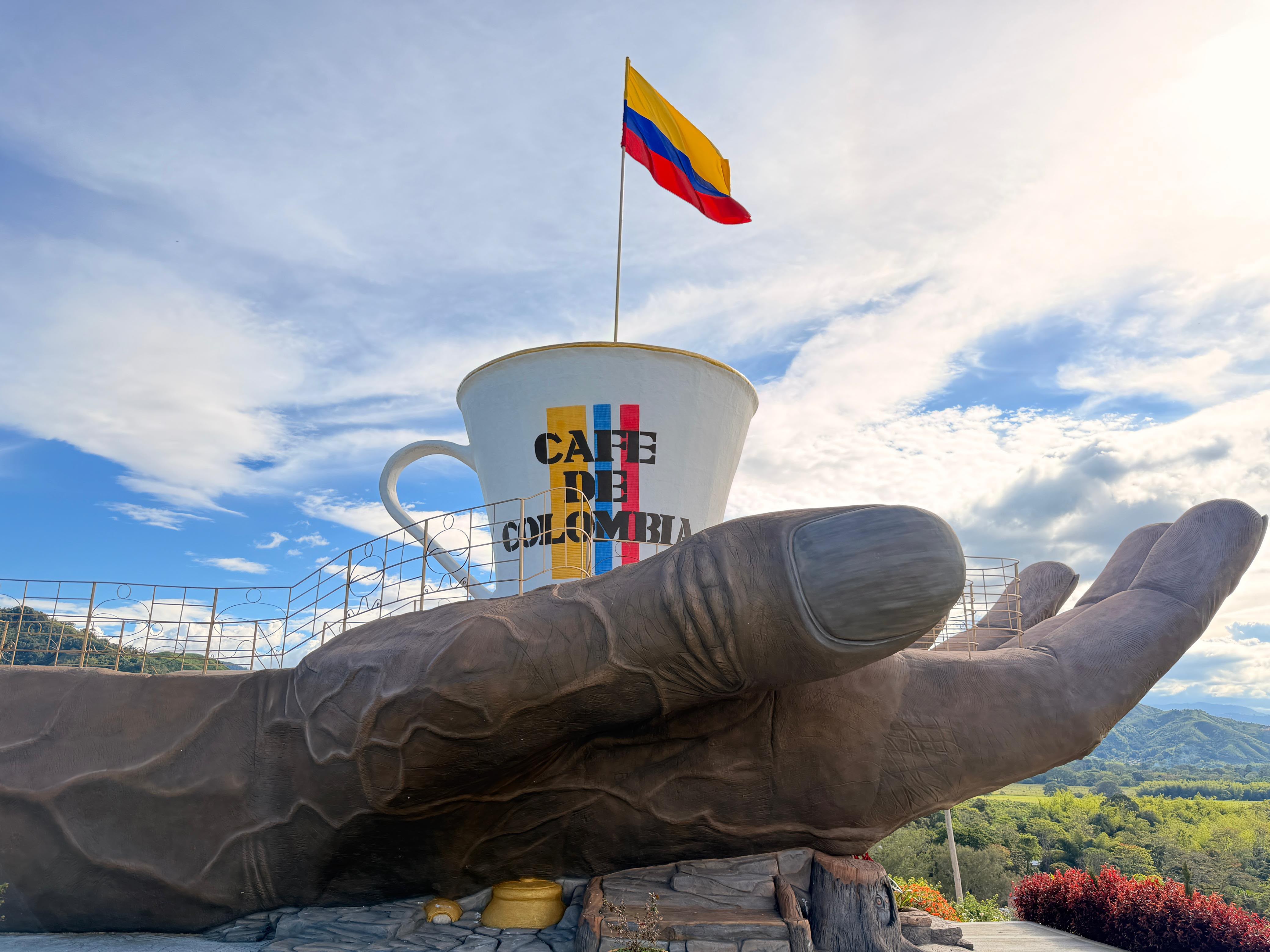 Vista aérea del mirador y la casa de La Mano del Café