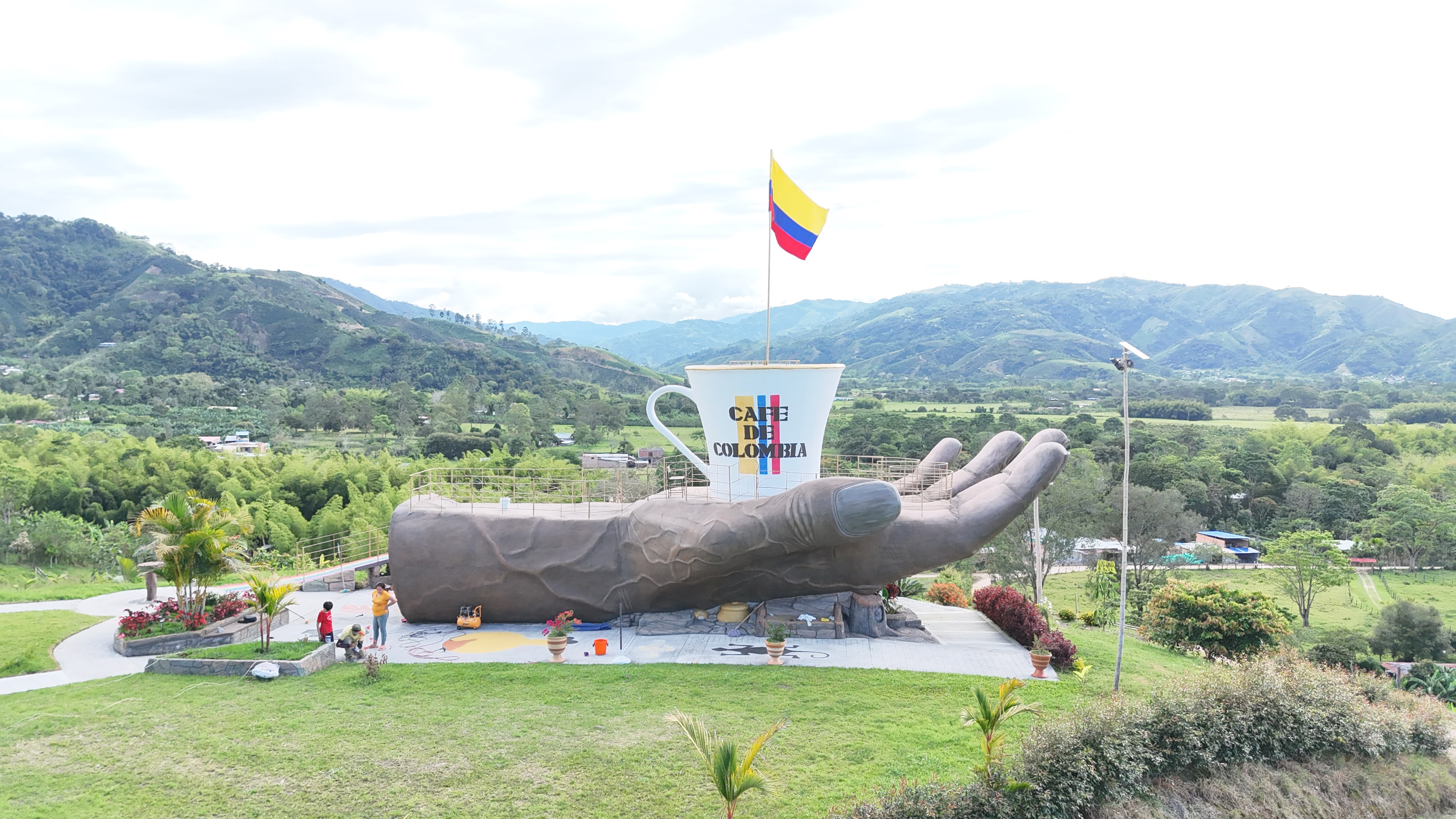 La Mano del Café sobre el Valle de Laboyos